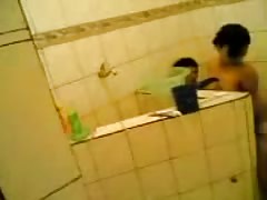 indonesia- ngentot di kamar mandi sambil direkam teman