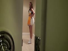Mofos -Hot Cheerleader Holly shows her spirit