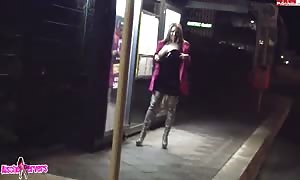 mommy throat off schlong pf her new trainer in the locker room